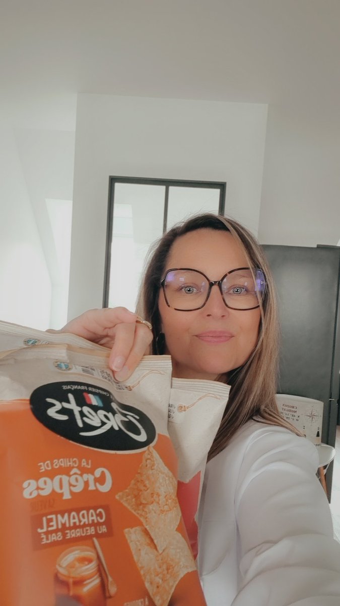 celine29m's tweet photo. Et c'est qui, qui a enfin trouvé les fameuses chips de crêpes de chez #Brets et qui va se régaler 😋
#cestmoi #chipsbretonnes #miam https://t.co/ZyGoEhsr6u