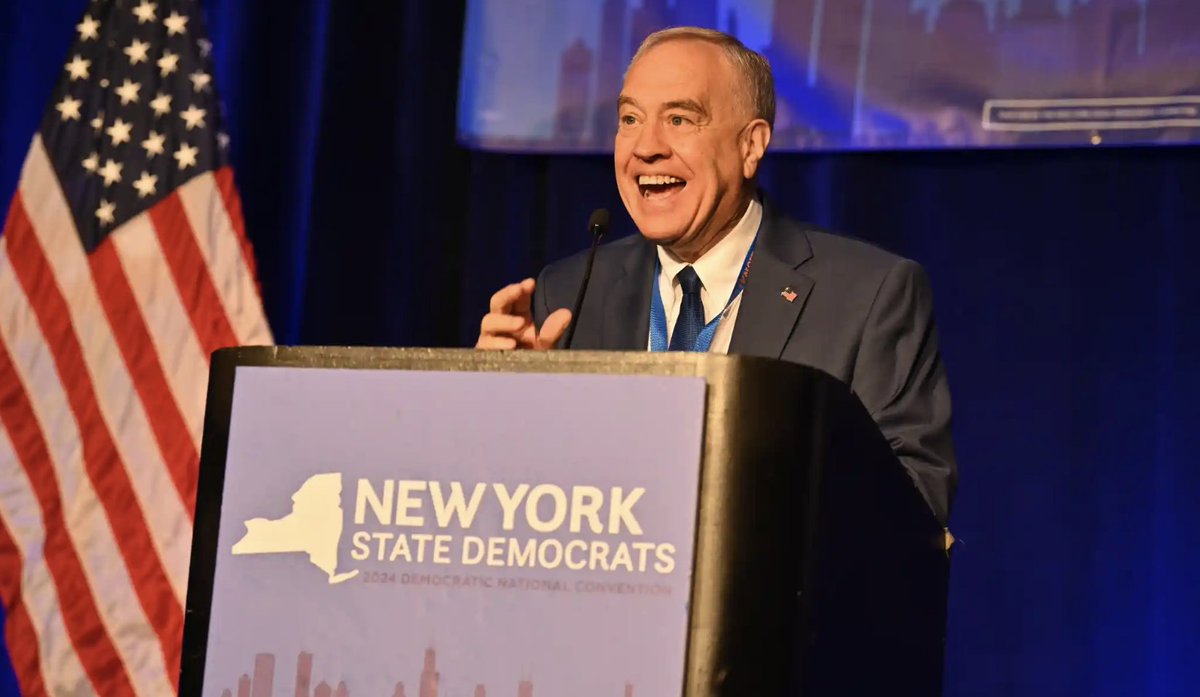 amNewYork's tweet photo. New Yorkers are now entitled to their rediscovered money more quickly thanks to a major fast-track expansion of the state’s expedited unclaimed funds program, the NYS Comptroller’s Office announced on Thursday.
https://t.co/6TBhXBphbE https://t.co/x0qgsTlGhT