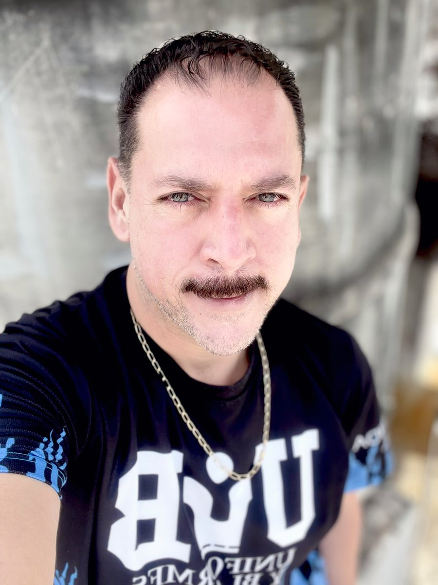 Rocker tweet media