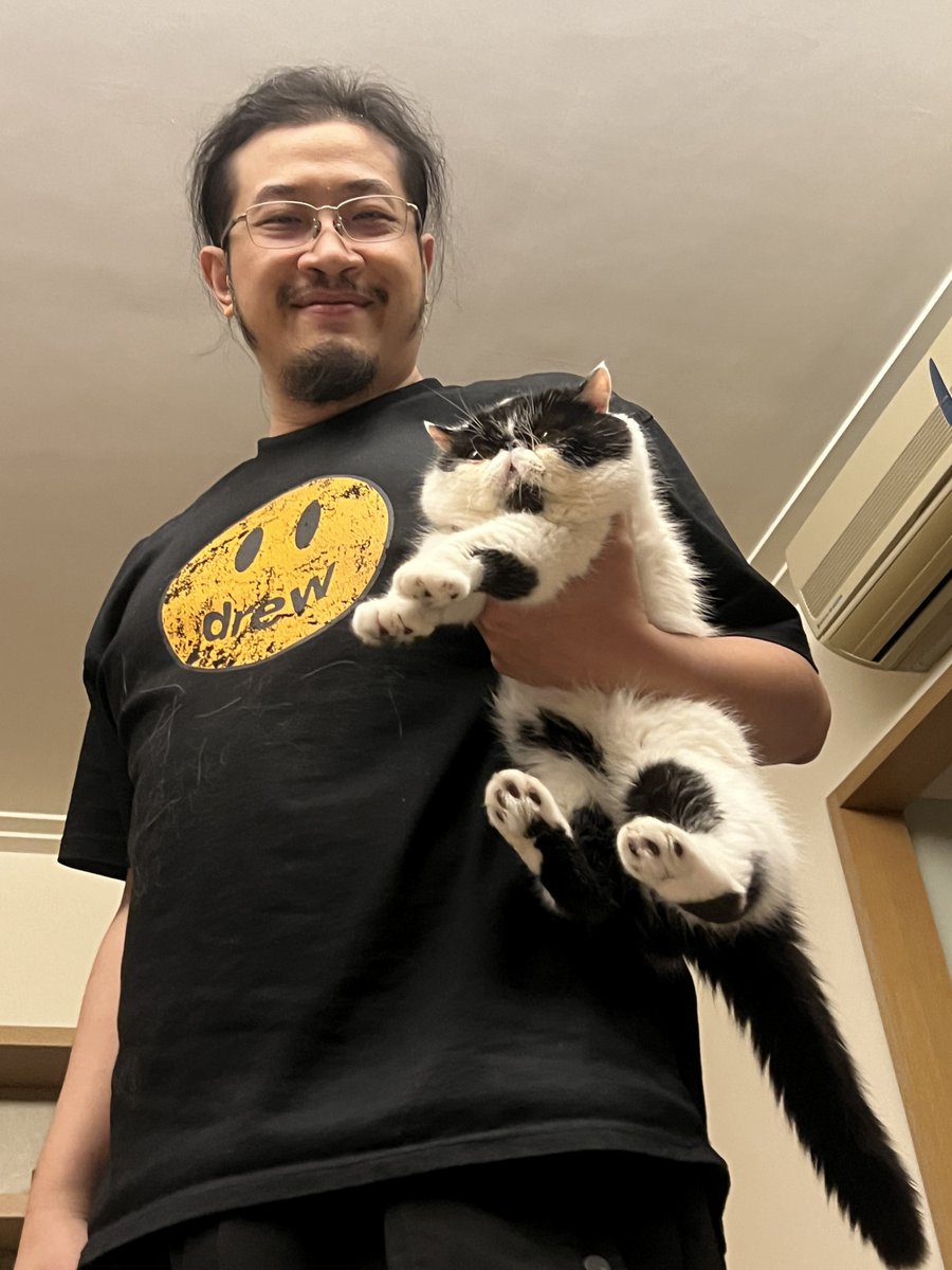 KMVWX9's tweet photo. @Doublewei666 臭貓 https://t.co/Yu05RJIKTr
