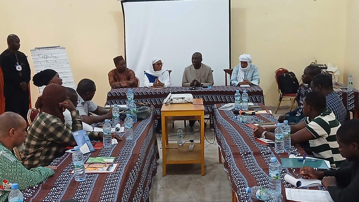 CICR_Mali's tweet photo. #Tombouctou : clôture de l'atelier de renforcement des capacités de 16 DTC des Centres de Santé Communautaires soutenus par le @CICR_Mali dans les régions de Tombouctou &amp; #Taoudenni.
Ces Directeurs Techniques de Centre ont été outillés en prescription rationnelle des médicaments. https://t.co/r4dgTmrQ0n