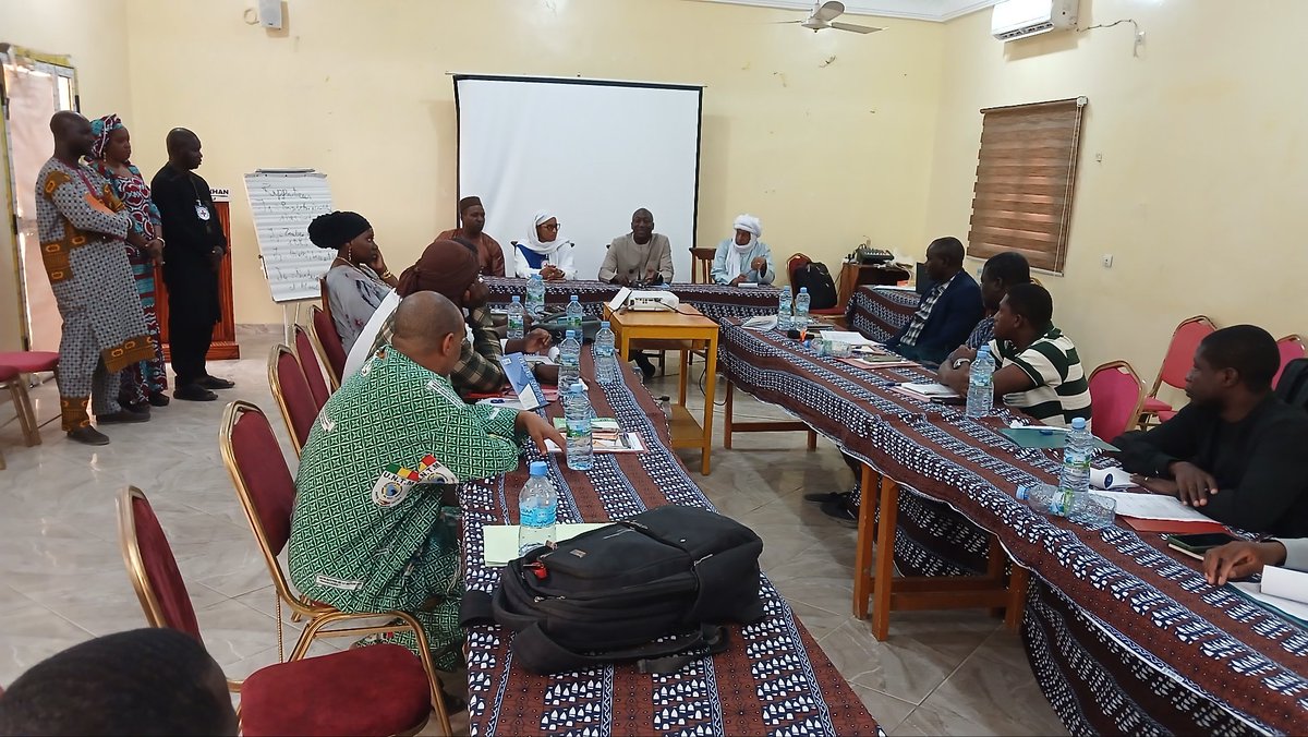 CICR_Mali's tweet photo. #Tombouctou : clôture de l'atelier de renforcement des capacités de 16 DTC des Centres de Santé Communautaires soutenus par le @CICR_Mali dans les régions de Tombouctou &amp; #Taoudenni.
Ces Directeurs Techniques de Centre ont été outillés en prescription rationnelle des médicaments. https://t.co/r4dgTmrQ0n