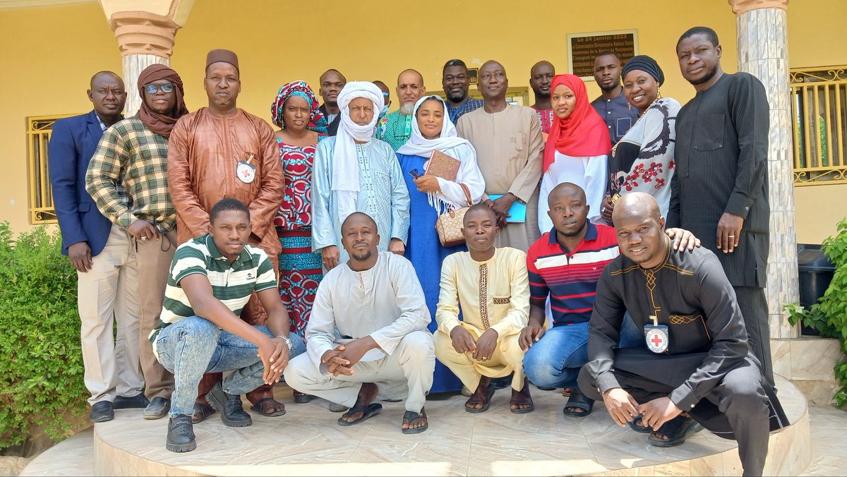 CICR_Mali's tweet photo. #Tombouctou : clôture de l'atelier de renforcement des capacités de 16 DTC des Centres de Santé Communautaires soutenus par le @CICR_Mali dans les régions de Tombouctou &amp; #Taoudenni.
Ces Directeurs Techniques de Centre ont été outillés en prescription rationnelle des médicaments. https://t.co/r4dgTmrQ0n