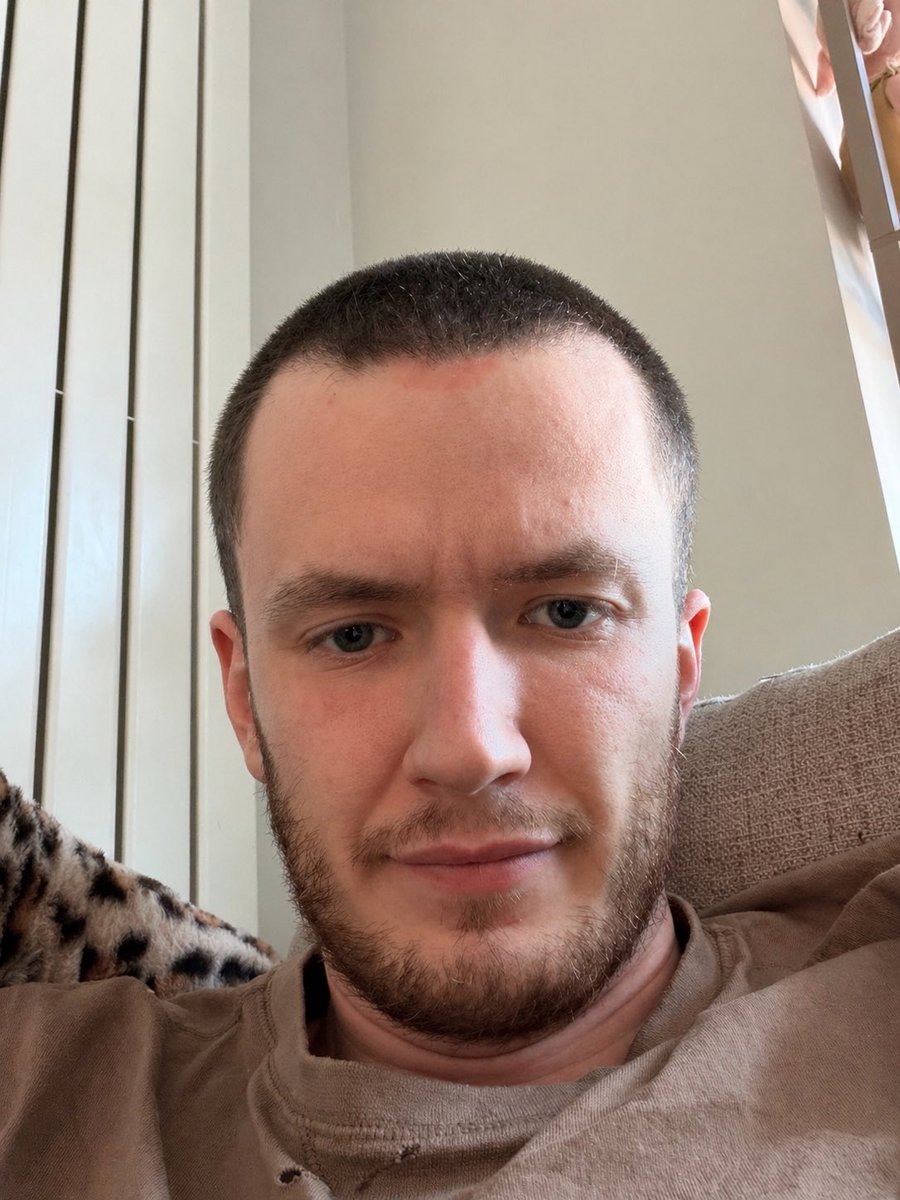 TimMonteverde's tweet photo. I was considering a buzz cut. ChatGPT saved me before it was too late!!! https://t.co/IB7XEKLvIe