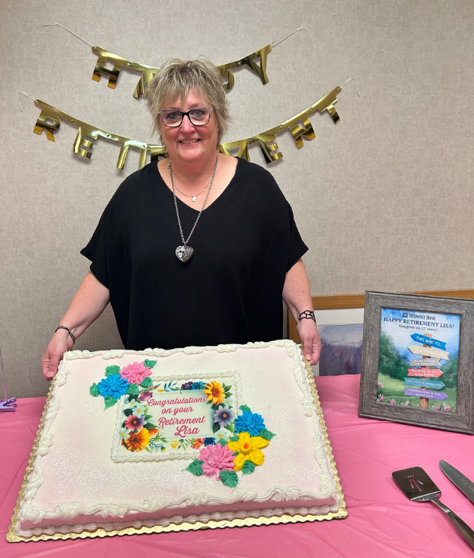 MidwestBank's tweet photo. 🎉 Happy Retirement! 🎉

We're celebrating Lisa Hanson, a teller in our Detroit Lakes branch, and thanking her for 23 incredible years with Midwest Bank. You will be missed by all, and we wish you nothing but the best in retirement!

#HappyRetirement #23Years https://t.co/TdChfbDlF7