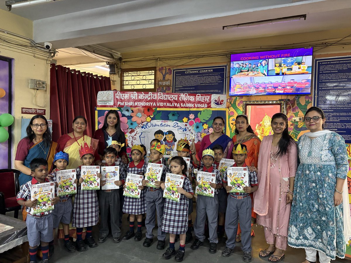 v_sainik's tweet photo. “Tiny कदम, big dreams — welcome to Class 1! 🎒✨”
@KVS_HQ @EduMinOfIndia
#orientationday #class1 https://t.co/xE2XDBjsz5