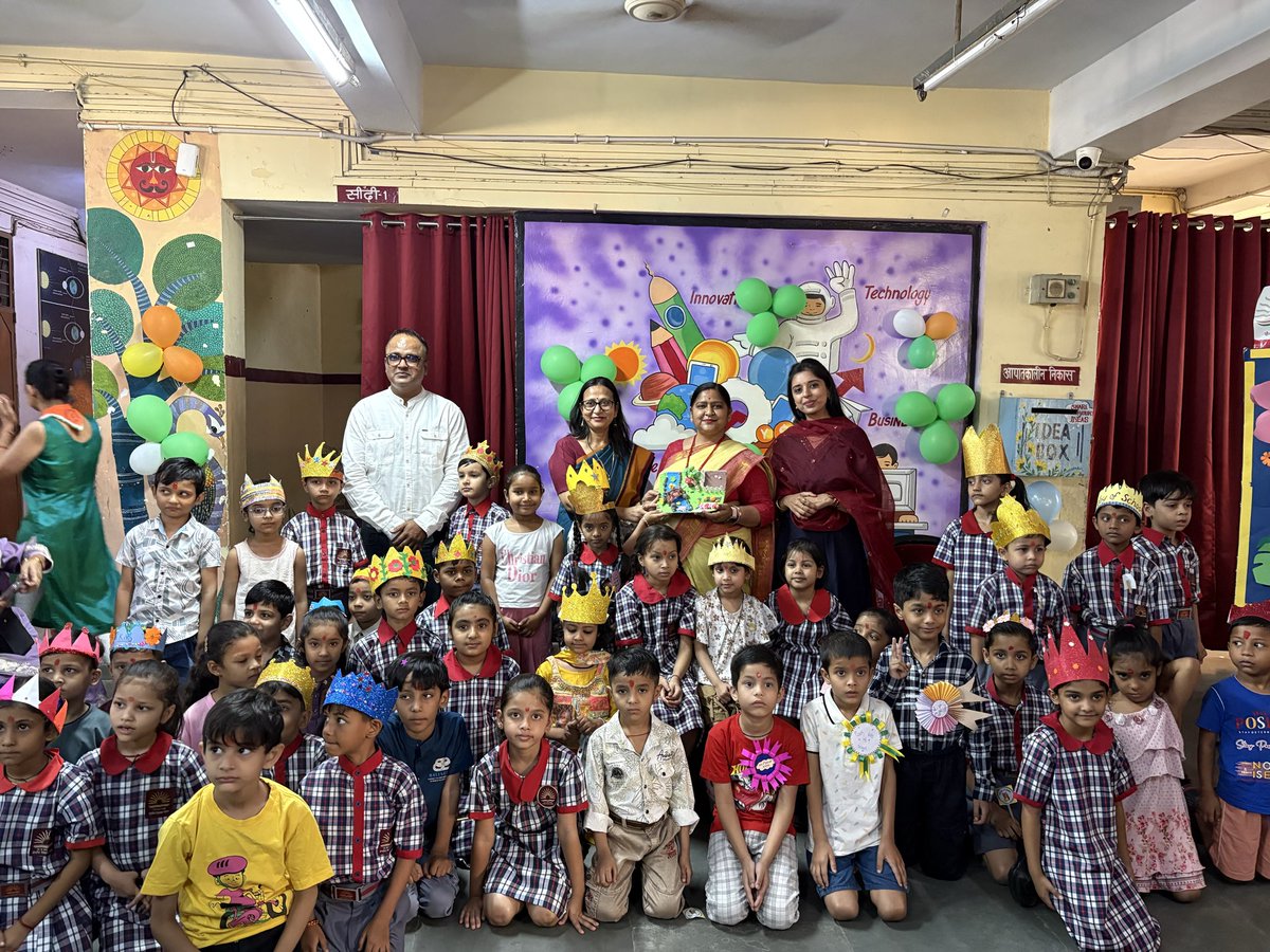 v_sainik's tweet photo. “Tiny कदम, big dreams — welcome to Class 1! 🎒✨”
@KVS_HQ @EduMinOfIndia
#orientationday #class1 https://t.co/xE2XDBjsz5
