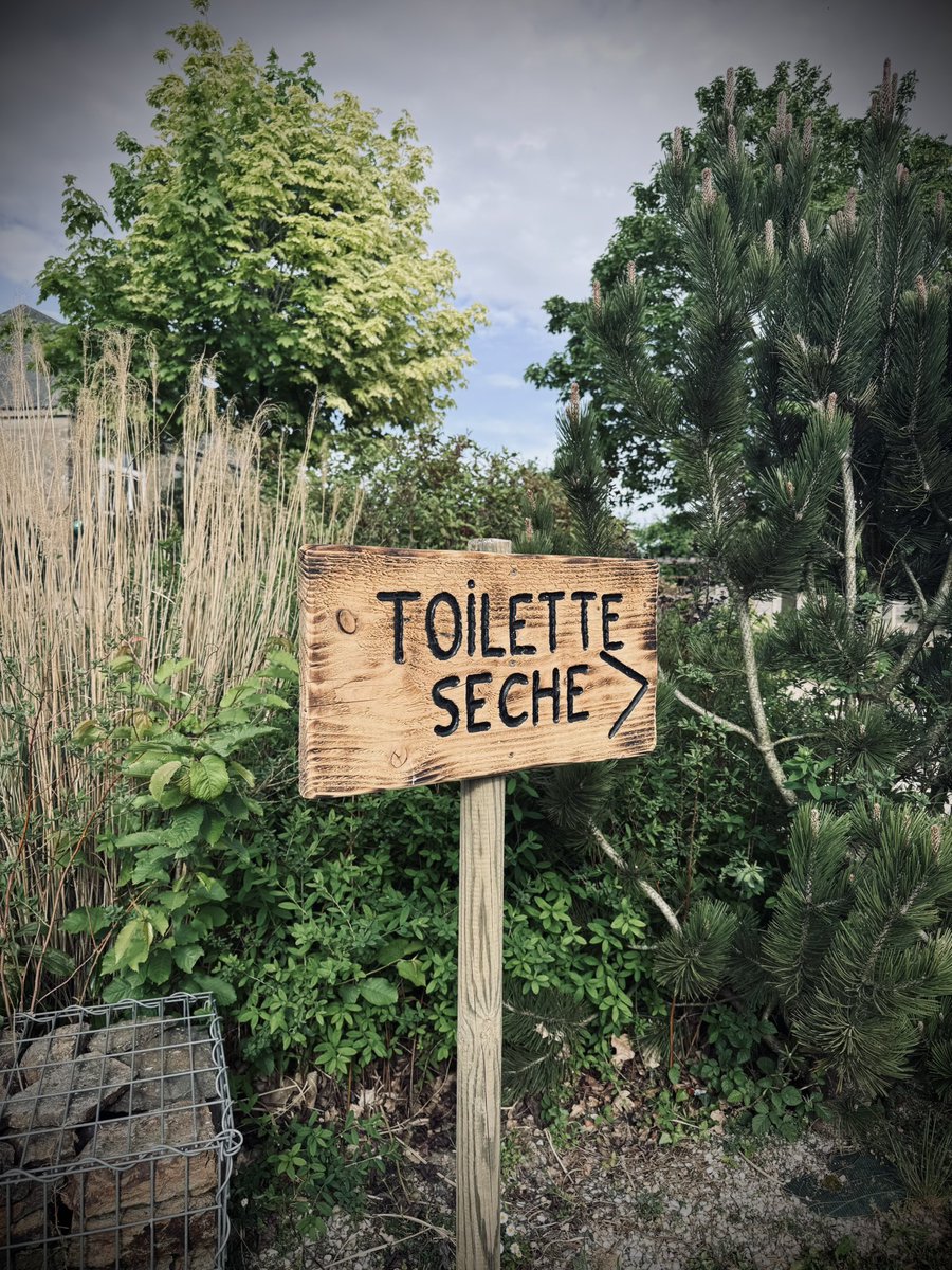 OlivierPjanic's tweet image. 🌿 Les toilettes sèches de la commune sont désormais terminées :
✔️ Écologique (sans eau)
✔️ Durable
✔️ Esthétique et bien intégré

Du concret, utile au quotidien.

Merci à Jacky et Gilles pour la qualité du travail réalisé

#Commune #Ecologie #Local #BonSens #NotreDameDeLivoye