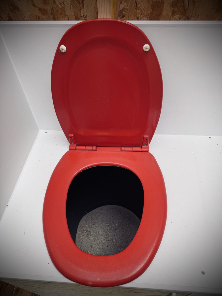 OlivierPjanic's tweet image. 🌿 Les toilettes sèches de la commune sont désormais terminées :
✔️ Écologique (sans eau)
✔️ Durable
✔️ Esthétique et bien intégré

Du concret, utile au quotidien.

Merci à Jacky et Gilles pour la qualité du travail réalisé

#Commune #Ecologie #Local #BonSens #NotreDameDeLivoye