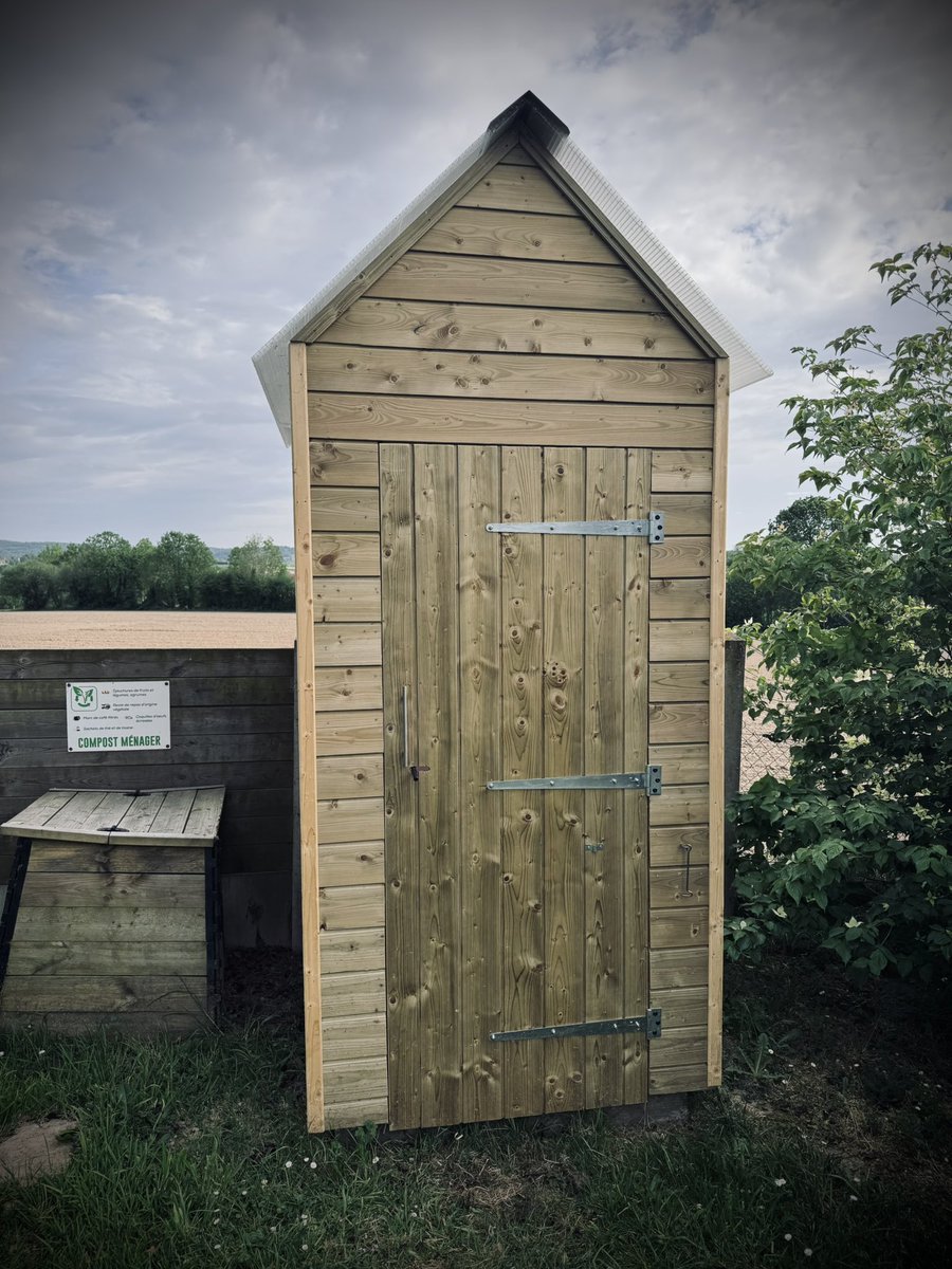 OlivierPjanic's tweet image. 🌿 Les toilettes sèches de la commune sont désormais terminées :
✔️ Écologique (sans eau)
✔️ Durable
✔️ Esthétique et bien intégré

Du concret, utile au quotidien.

Merci à Jacky et Gilles pour la qualité du travail réalisé

#Commune #Ecologie #Local #BonSens #NotreDameDeLivoye