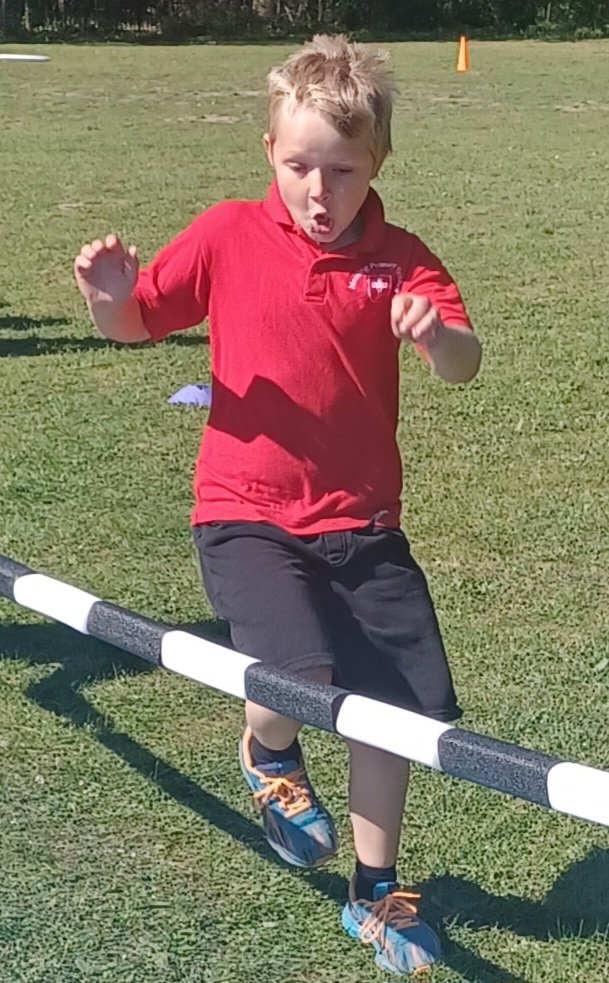 MessingPrimary's tweet photo. Kingfisher Class refining their high jump techniques in PE earlier today. https://t.co/SzTBeNJtRU