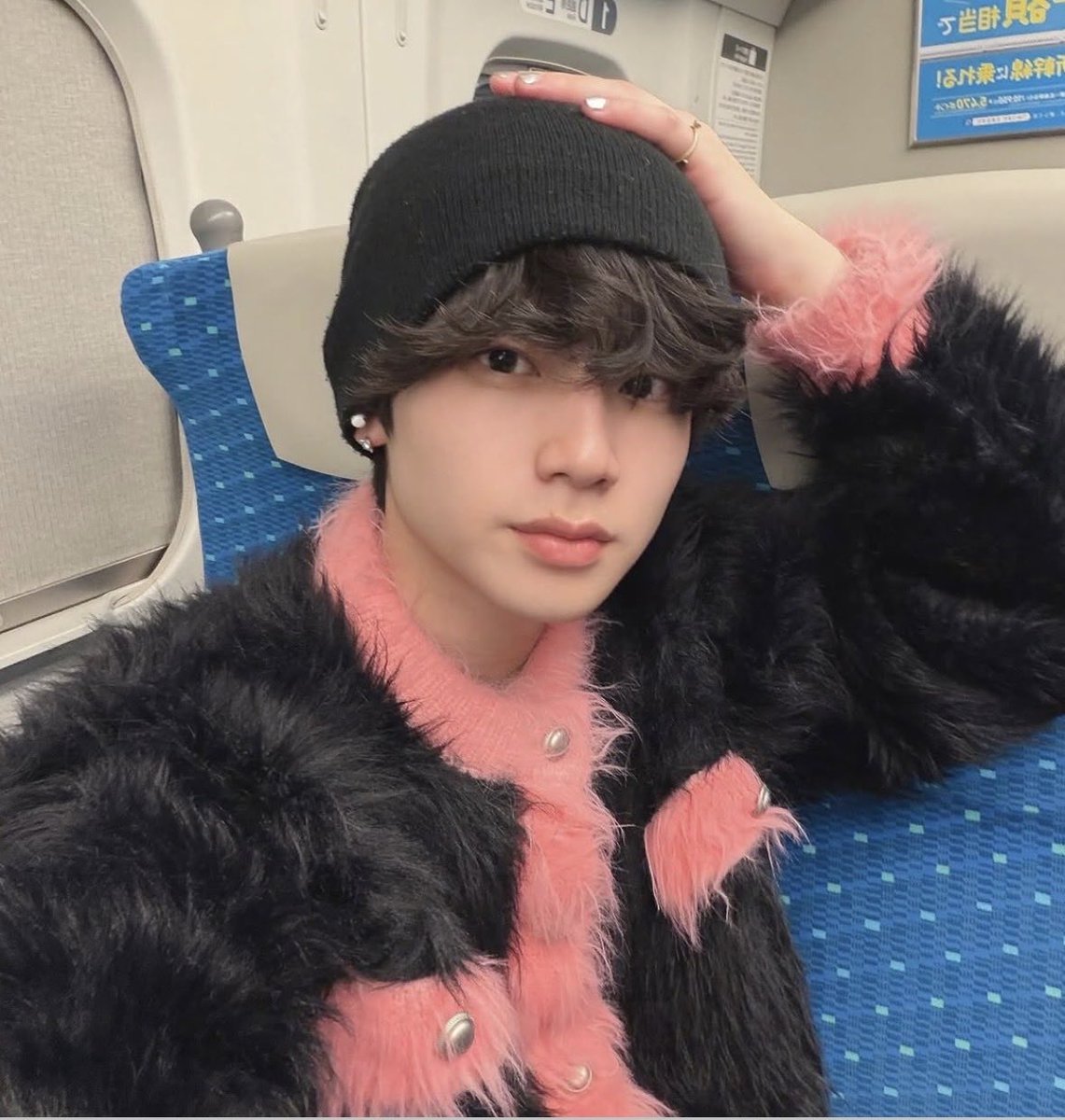 e_panda_f's tweet image. ピンク似合う男子🩷
かっこいいよね❣️
 #VMA ( #unløck )くんもピンク似合うし
サーモンピンクだけど似合う男子もいるよ😆
#WATWING #八村倫太郎