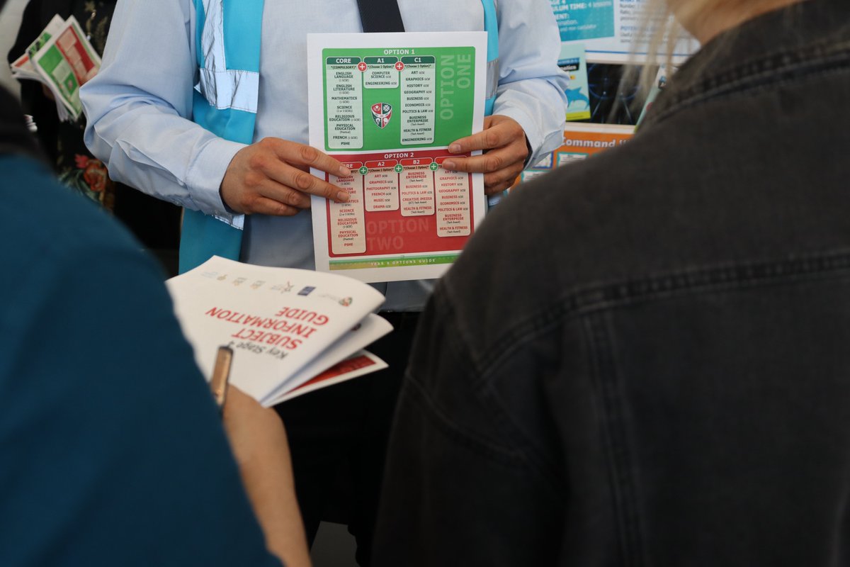 ChallneyBoys's tweet image. 🔥 The buzz in the hall is incredible! Our Year 8s are diving deep into their subject choices for September 2026. It’s wonderful to see so much ambition and curiosity in one room. Which subjects will you choose? 🤔💡#OptionsEvening #DecisionTime #AspireAchieve
