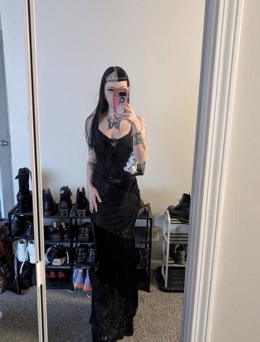 Dominatrixcolleson tweet media
