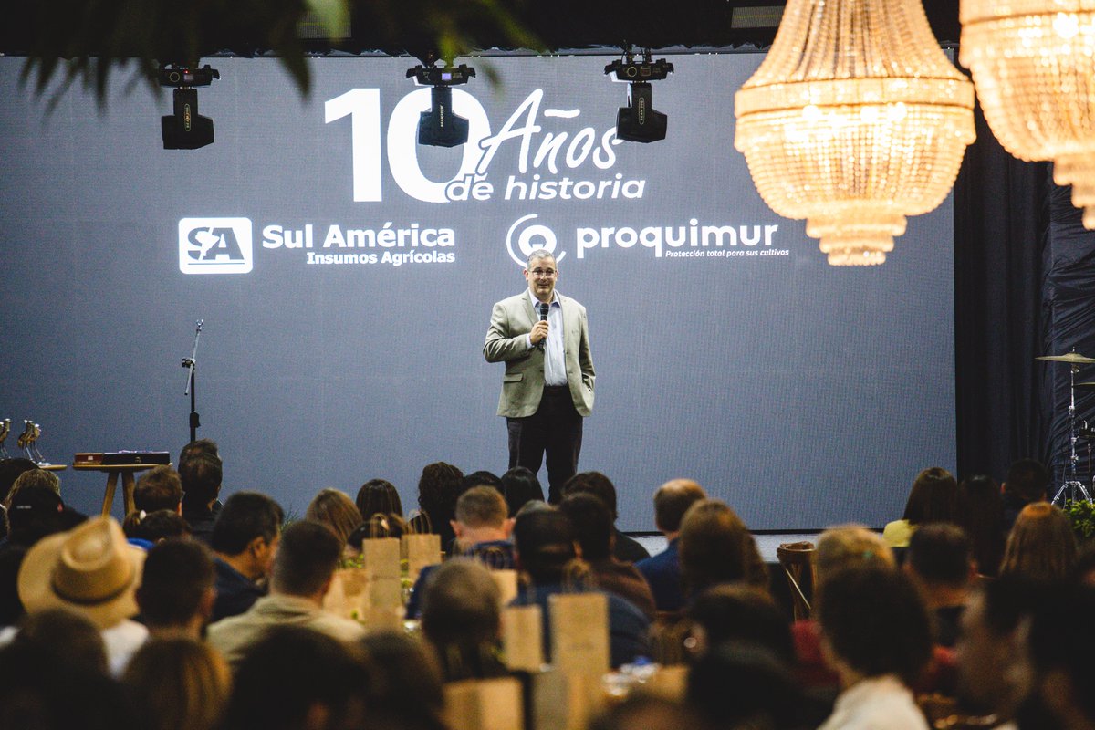 Proquimur's tweet photo. 🌿🇺🇾🇵🇾 𝟏𝟎 𝐚𝐧̃𝐨𝐬 𝐝𝐞 𝐮𝐧𝐚 𝐡𝐢𝐬𝐭𝐨𝐫𝐢𝐚 𝐜𝐨𝐧𝐬𝐭𝐫𝐮𝐢𝐝𝐚 𝐞𝐧 𝐜𝐨𝐦𝐮́𝐧

Proquimur acompañó en Paraguay la celebración por los 10 años de trabajo conjunto junto a Sul América, una relación nacida de valores compartidos, una misma forma de trabajar y la convicción de seguir creciendo juntos.

🔗 https://t.co/m5ALmZaMRk