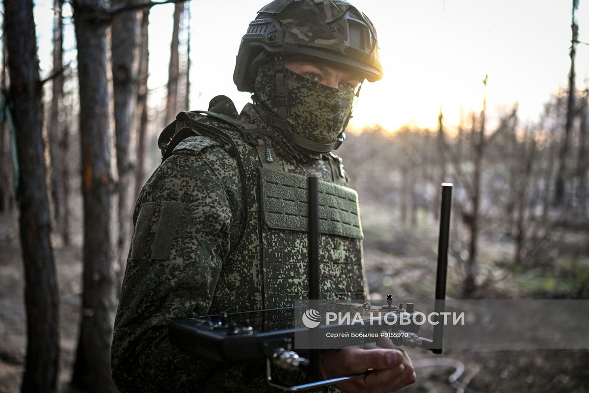 TheGreyPatriot_'s tweet photo. 🇷🇺 Today's work of troops from 59th Tank Regiment within Group of Forces "Zapad" with "Phoenix-3" heavy UAV.
#Russia #Russian #Russians #Today #SVO #Military #Army #UAV #RIA #Drone #Tank #Recon #Tactical #EMR #Bashkir https://t.co/hNZ5au4W9o