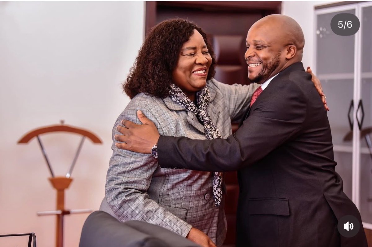 Omusiani_Ke's tweet photo. This widow right here, Mama Ida Odinga, the best First Lady Kenya never had - will be the kingmaker as far as Raila Odinga’s voting bloc is concerned.

It will be very difficult for the likes of Sifuna and Caleb Amisi to abuse her. Especially for Edwin Sifuna - if he dares, it could easily mark the end of his political career.