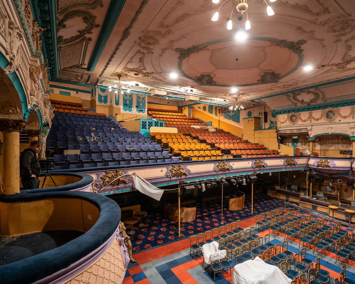 urbandoned_'s tweet image. On Friday at 6pm, we are covering the abandoned Regent Theatre in Great Yarmouth, from our visit in 2025. Kept remarkably original from its 1914 design, the stunning building has lain vacant for a decade, decaying in an untouched state. 
#abandoned #urbex #urbanexploration