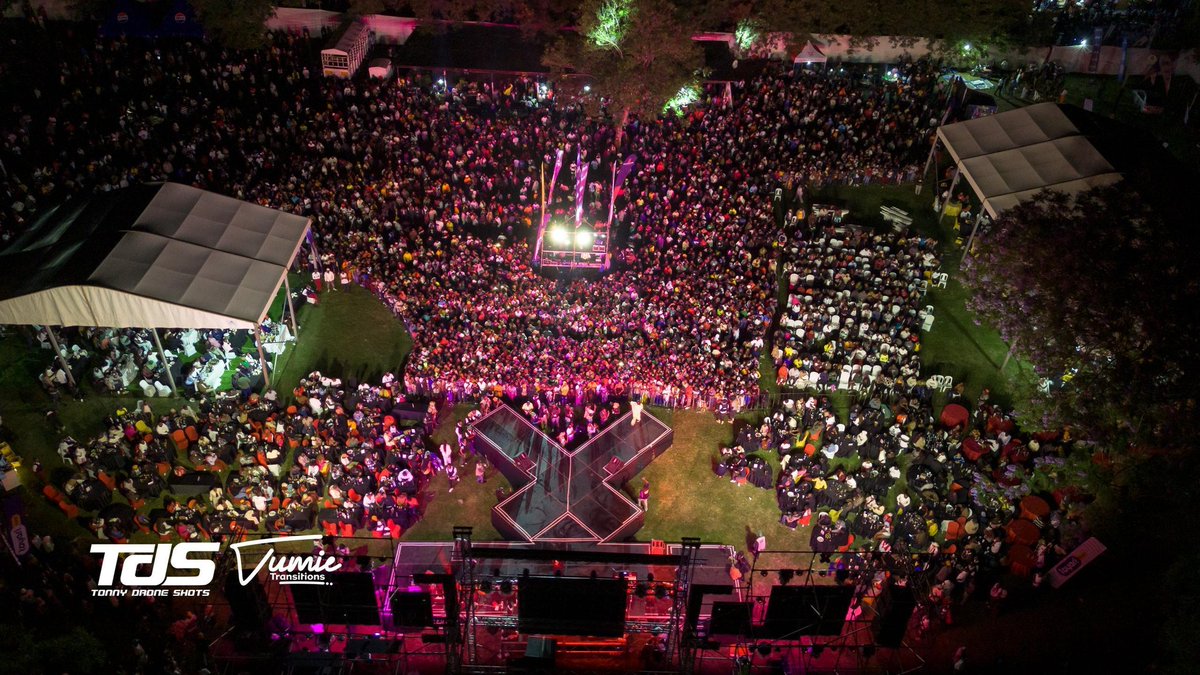 bundibugyoblogs's tweet image. #Heli Baibe Concert was a historical in Rwenzori and western region at large, peope showed up in big numbers and made it a full house, I think it will take time for some other artists to break this record, maybe let's wait on #23rd May for #Goodhope Festival at the same venue