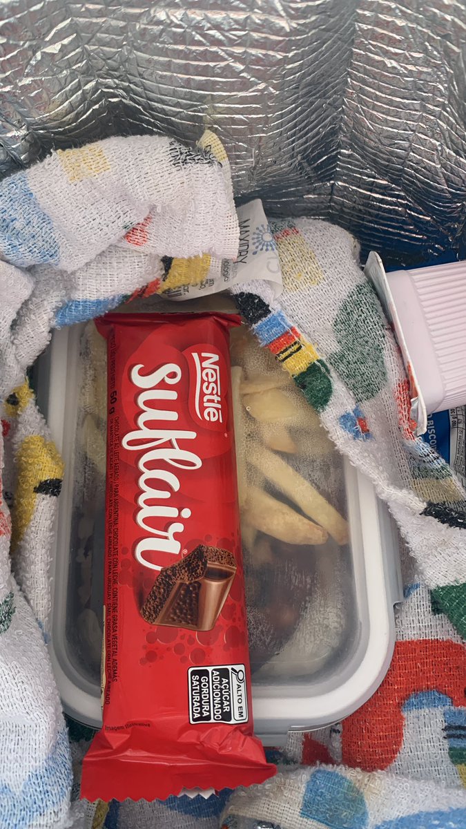 TLoiana's tweet photo. Deixa eu falar uma coisa pra vcs…
Essa vida de casadinho é boa demais
Hj meu querido arrumou minha marmita na bolsa térmica que trago para o serviço assim: https://t.co/Xj3eL5CwsG