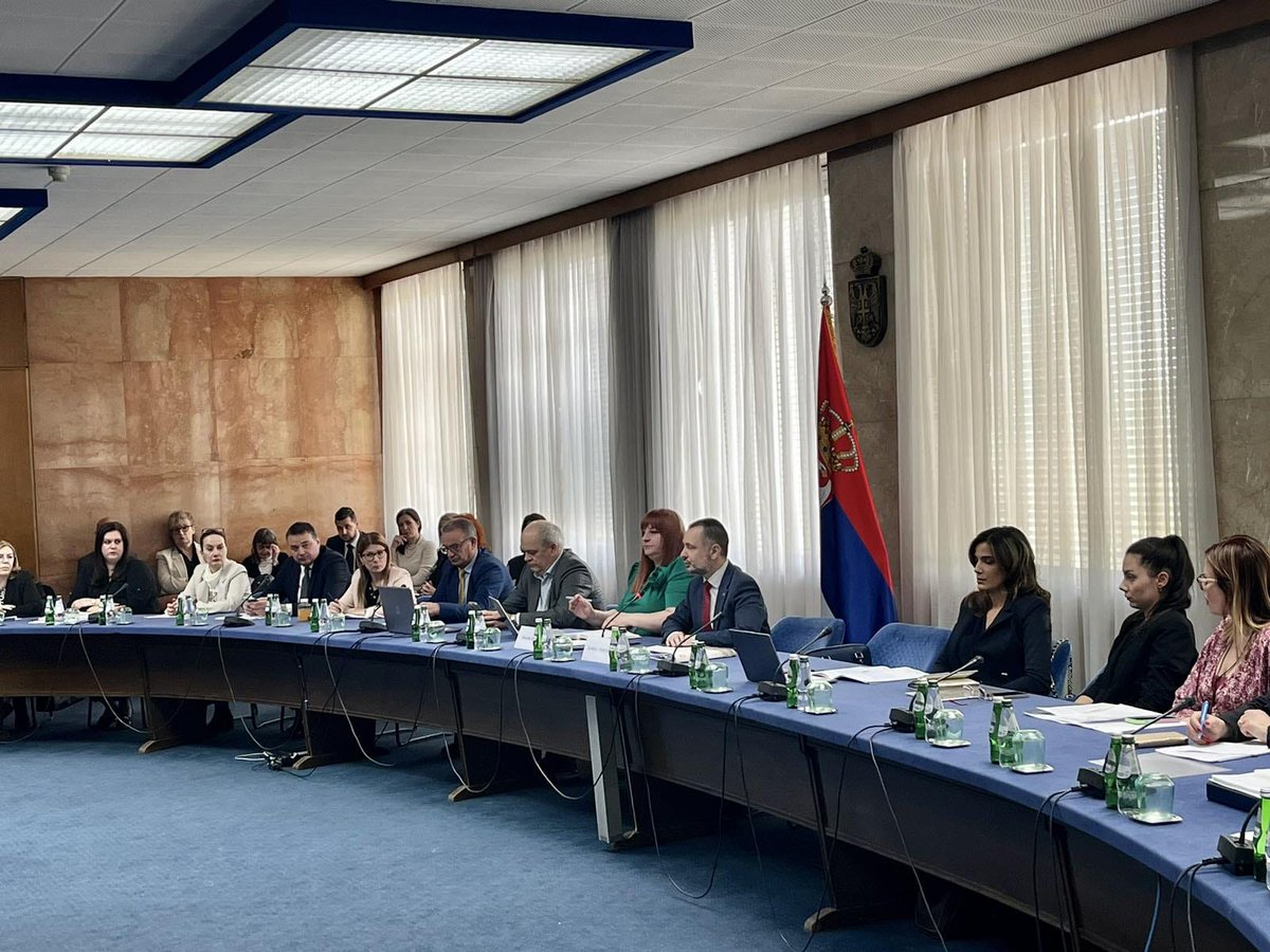 MINEIsrb's tweet photo. 🇷🇸🇪🇺 Руководилац Оперативног тима за приступање Србије ЕУ, главни преговарач и шеф Мисије РС при ЕУ @DanijelApostol одржао је данас састанак са председницима свих преговарачких група.

Више на👇👇
https://t.co/luVHwdmACd https://t.co/IjUajzr1JH