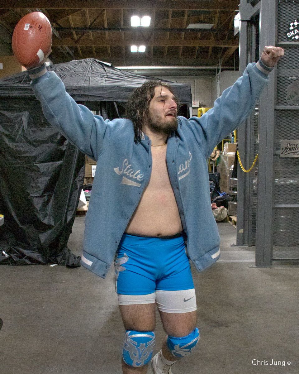Rudo_Rampage's tweet image. He's so sturdy!  Sturdy Sal wins the two guys under 5'5" match after Kid Issac was DQ.
#wwwswwf #wrestling  @darksheikftf @sturdysal46
