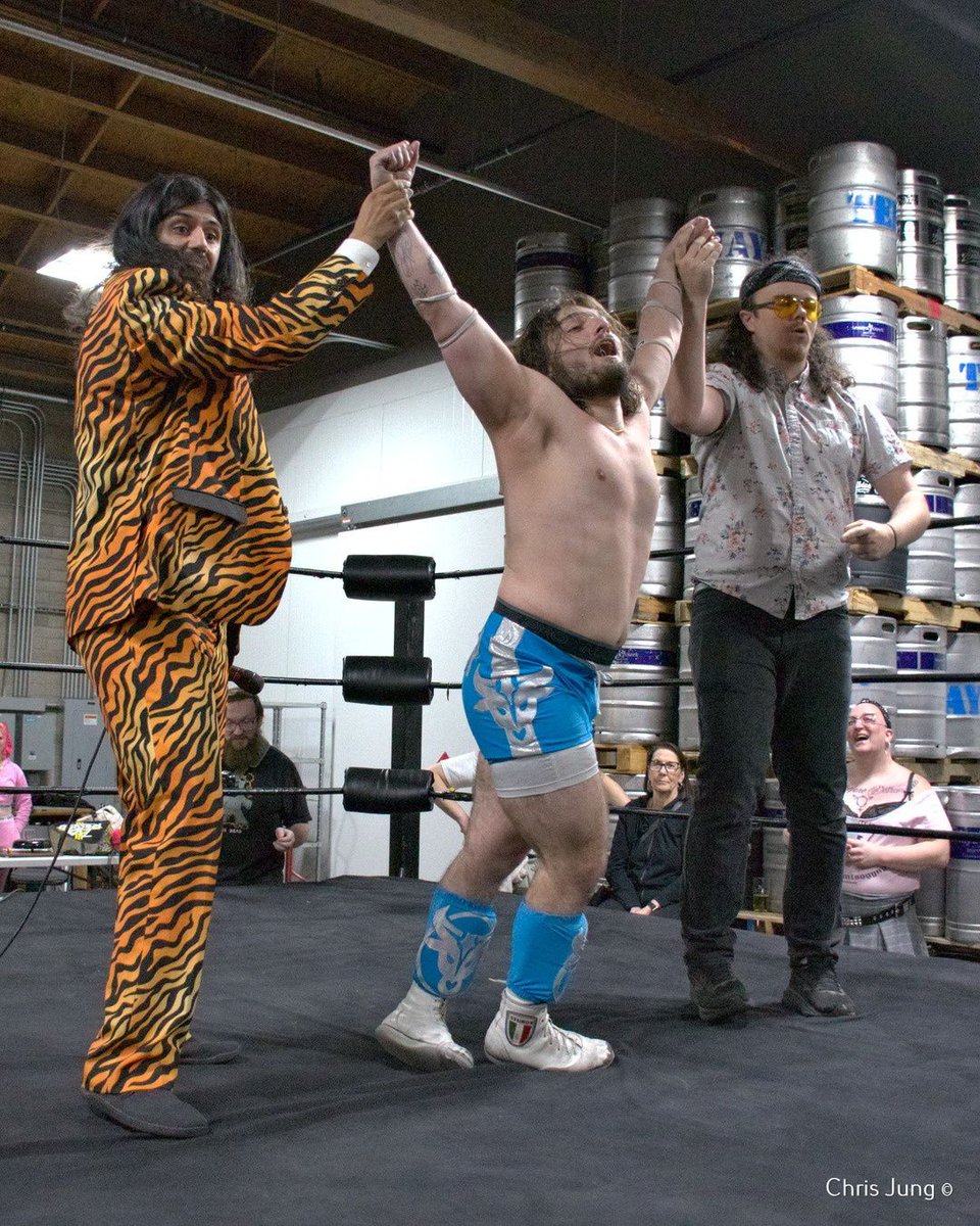 Rudo_Rampage's tweet image. He's so sturdy!  Sturdy Sal wins the two guys under 5'5" match after Kid Issac was DQ.
#wwwswwf #wrestling  @darksheikftf @sturdysal46