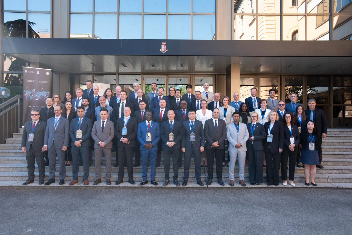 poliziadistato's tweet photo. Roma, Scuola superiore di Polizia, concluso il 7° meeting degli esperti di Interpol dedicato alla "Silver notice", un nuovo “Avviso” finalizzato a rafforzare gli strumenti a disposizione delle Forze di polizia di tutto il mondo
https://t.co/Tv02brGal1
#essercisempre #10aprile https://t.co/fMWC3p1kgD