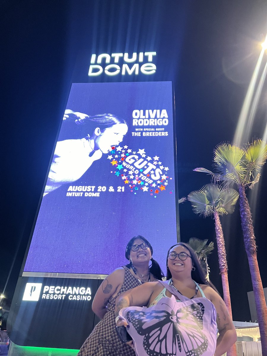 the unraveled tour means i’m reuniting with my friends!!! im so excited to see both liv and my fave people 🩷
