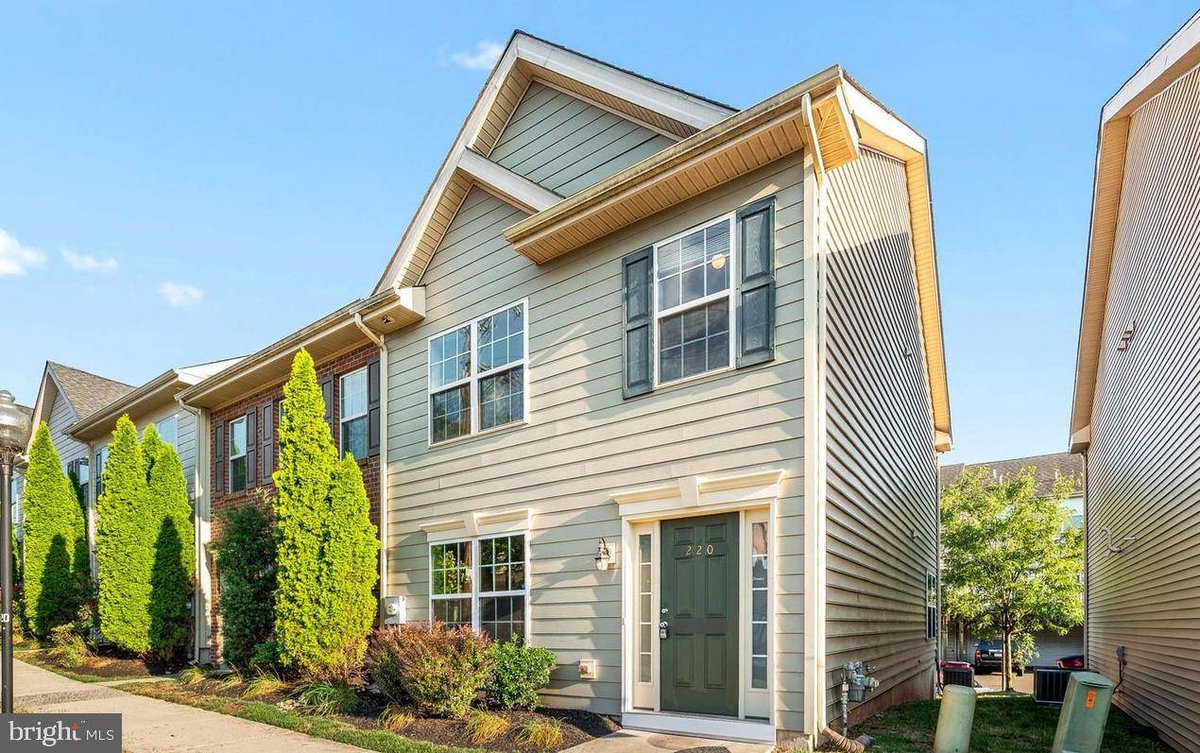 jimmarks3's tweet photo. Looking for convenience and comfort? Check out 220 SOUTH ST in Pottstown! 

Tap for details: https://t.co/8Y3uglzkUY

#JustListed #RentalOpportunity #PottstownPA #HomeSweetHome 🗝️ https://t.co/nKSjO5Og8i