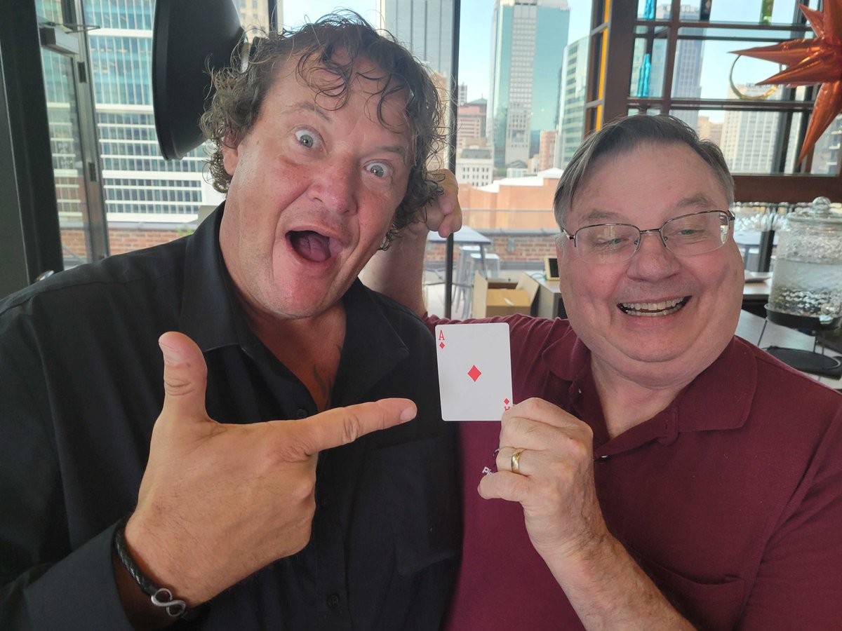 PickpocketGene's tweet photo. Great evening and atmosphere at the MPI monthly meetup event held at Three Points. I had the opportunity to catch up with friends, meet new ones, and even share a few card tricks and borrow a few watches, phones, and purses. I always look forward to these events. https://t.co/32lurxpAM3
