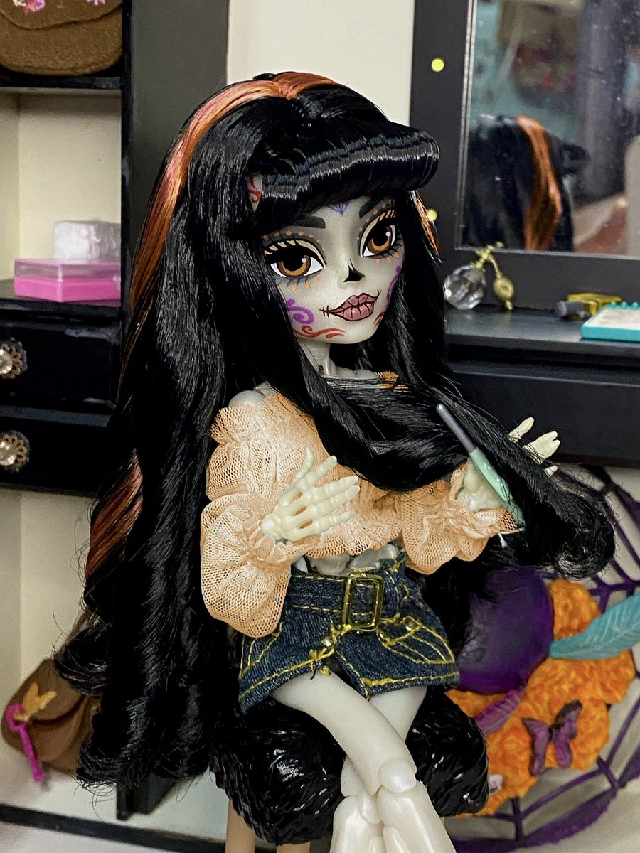 Alex_furlerr's tweet photo. Oh Skelita con fleco, sálvanos. 💕 https://t.co/n6gvV6VfWV