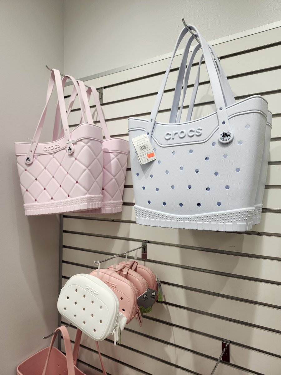 LBVFS's tweet image. #crocs Crocs at the Lake Buena Vista Factory Stores. Buy one, get one 50% OFF (clearance footwear). More great deals throughout the store. Exclusions apply. Sale is subject to change. #deals #shopnow #crocssandals #HappyFeet #shoesaddict