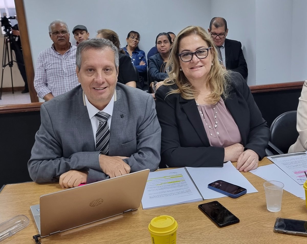 Lucas_zPy's tweet photo. ▫️La jueza Mesalina Fernández condenó a 100 días multa a la abg. @EstherRoa_, al tener por probado que difamó al abg. @gduartcacavelos al publicar un audio editado en el cual le habría atribuido una suerte de tráfico de influencias para obtener un fallo favorable en un caso. https://t.co/0ZmREZ8hAq