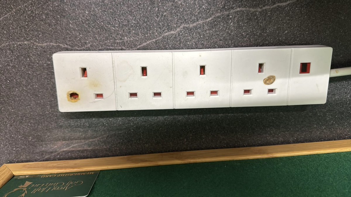 draPATtesting's tweet photo. We posted last month a photo of a plug that had melted because it was serving a portable heater and had been plugged into an extension lead. This is the extension lead https://t.co/59PGDGZb0k