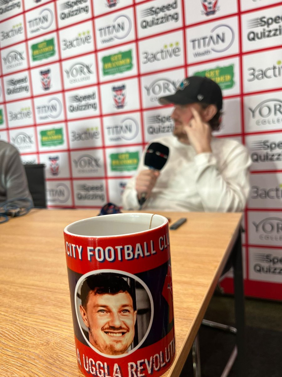 yorkhospball's tweet image. 🚨 New pod with @matt_uggla 

🏆 The road to being a champion
🤔 The Stones connundrum
✍️ Inside track on recruitment
✅ Why Stuart Maynard was the right man 
🧬 The #ycfc DNA 
❤️ Supporters 
🏟️ Long-term stadium issue  
⚽️ Impact of @UgglaAnne29485 

🎙️ yorkhospitalball.captivate.fm/episode/matt-u…