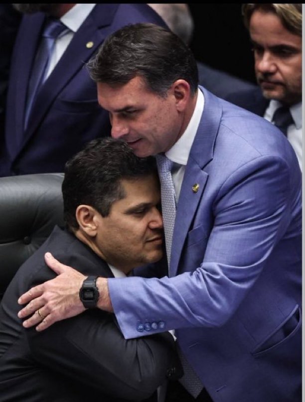 Bacurau é aqui! tweet media
