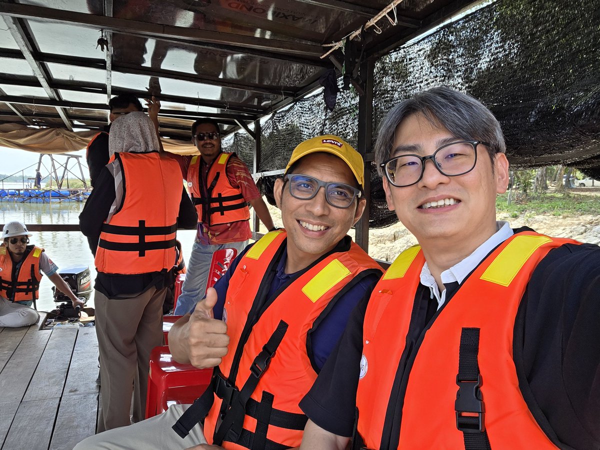 UM_CEBAR's tweet image. Dr Tan recently visited Kelantan for a site visit ahead of an upcoming Living Lab showcase

Exciting developments in agri-biotech and community collaboration

Stay tuned!

#CEBAR #Kelantan #LivingLab #AgriBiotech #PlantBiotechnology @robbiebc1981