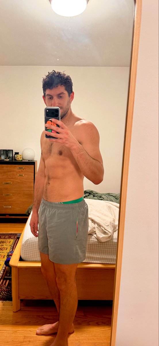 SandroWestXXX's tweet photo. Just gymming and jerking this season. https://t.co/7L6F07e524