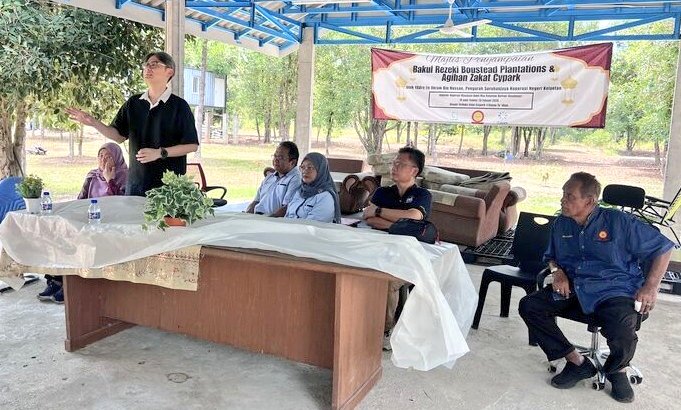 UM_CEBAR's tweet image. Dr Tan recently visited Kelantan for a site visit ahead of an upcoming Living Lab showcase

Exciting developments in agri-biotech and community collaboration

Stay tuned!

#CEBAR #Kelantan #LivingLab #AgriBiotech #PlantBiotechnology @robbiebc1981