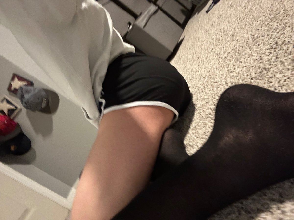 shogumi_023's tweet photo. Waiting for cuddles :3
#femboy #gay #furry #cute #femboythighs https://t.co/kgubpLwrDe