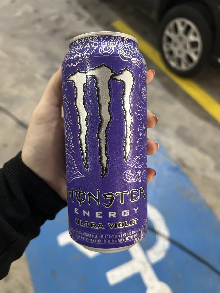 fiquei com inveja vendo a <a href="/kittydeath_/">✮ kitty ☠️; ꒰-11,15/ 28kg ꒱ ⋆ ʚEDtwtɞ ⋆</a>  tomando monster roxo e comprei também ✌️✌️