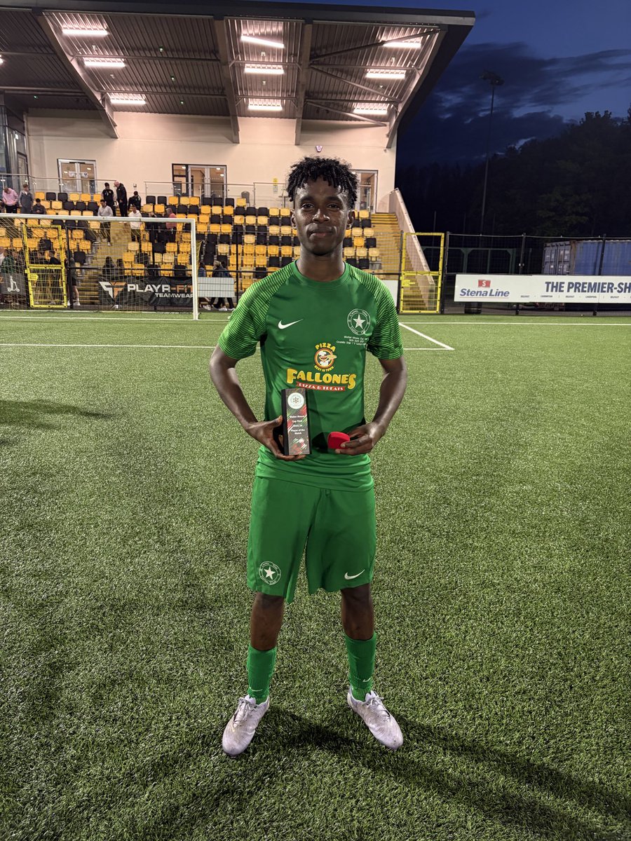 CrumlinStarFC's tweet photo. Crumlin Star II Walter Moore Champions💚⭐️😎 https://t.co/2HqJpcDdw3