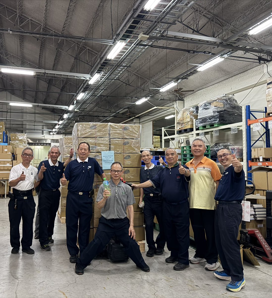 TzuChiUSA's tweet image. After Super Typhoon Sinlaku, @RedCross placed its first order with Tzu Chi to support relief in Guam, marking a meaningful new partnership.

✈️ First shipment arrived Apr 30
🚢 +5,000 mosquito repellent bottles en route
Bringing timely aid and hope.

#TzuChi #DisasterRelief