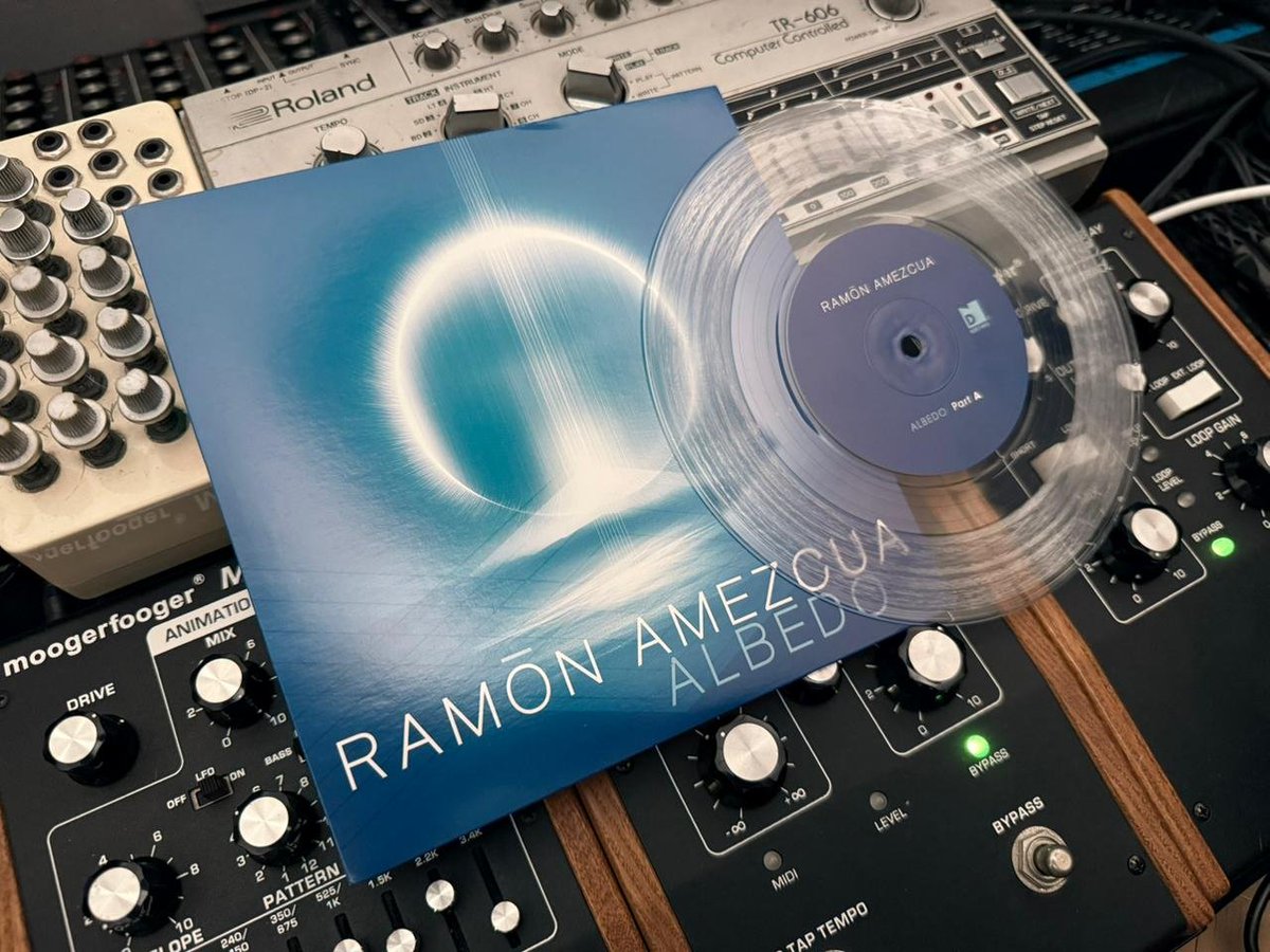 DepositoSonoro's tweet image. #Estreno
La reflexión de la luz sonora: Ramón Amezcua y la alquimia de “Albedo”. depositosonoro.com/2026/04/30/ram…