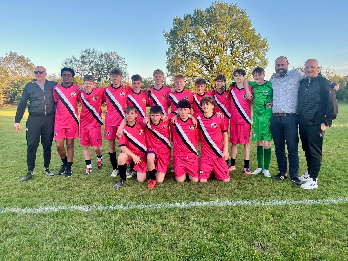 ClaverdonFC's tweet photo. 🏆 U15s DIVISION 2 CHAMPIONS 🏆

KENILWORTH 3–4 CLAVERDON FC ✅

Champions in BOX OFFICE style 🤯🔥

From 2–0 down… to 3–1 down… and the Clav boys dig deep, show unbelievable character, and turn it around to WIN IT 💪

That’s heart. That’s belief. That’s Claverdon. 

#UTC 💙⚽ https://t.co/9pKzMdEIwk