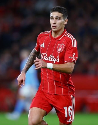 LouisWheeldonNS's tweet photo. So many performances to be happy with in there, but what a display from this man, particularly in the late stages

The bloke must have three lungs. Outrageous work rate on display 🇦🇷 

#NFFC | #UEL https://t.co/CeKJh6Ijhx