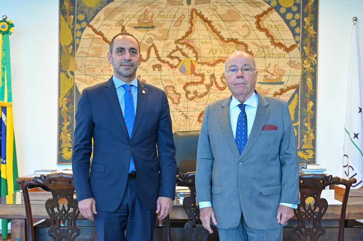 O Ministro Mauro Vieira recebeu hoje o Embaixador libanês no Brasil, Elias Nicolas. Trataram do conflito naquele país e a firme posição de condenação do governo brasileiro às agressões ao Líbano.