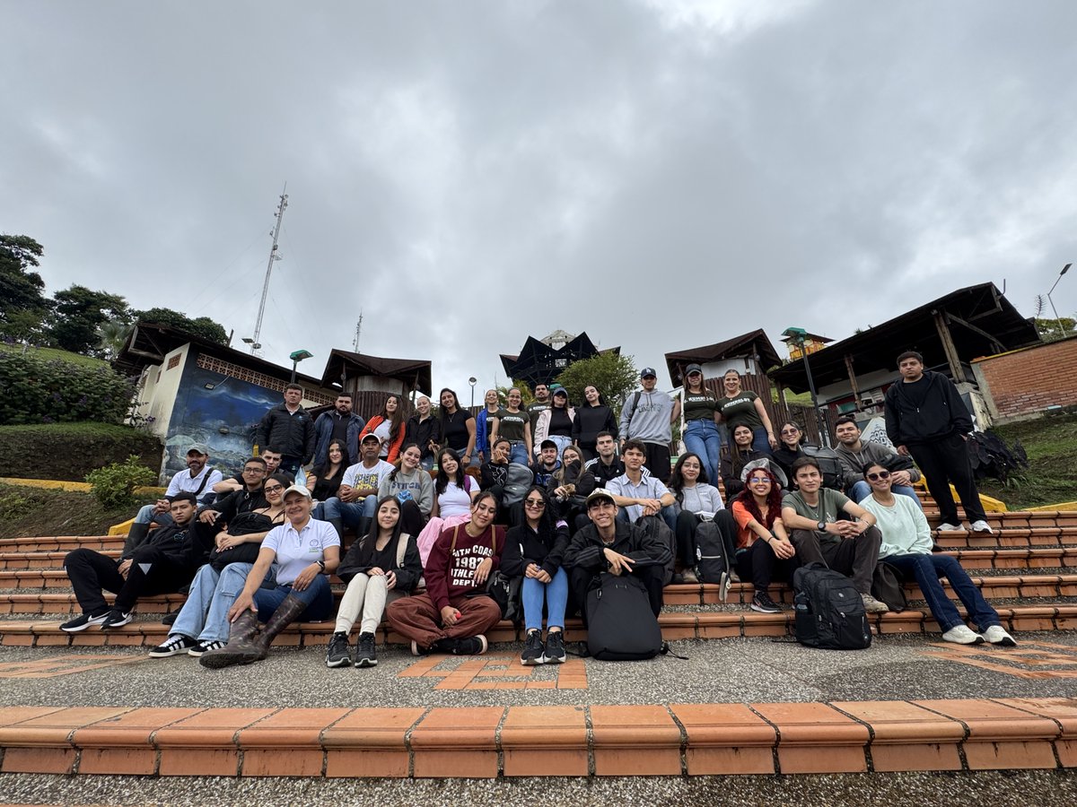 Uvonhumboldt's tweet image. 🌳 Estudiantes, docentes y aliados unieron esfuerzos para sembrar vida, fortalecer la conciencia ambiental y dejar huella en nuestro entorno.

Cada árbol plantado representa esperanza, futuro y responsabilidad.

#fyp #seguidores #universidad #humboldt
