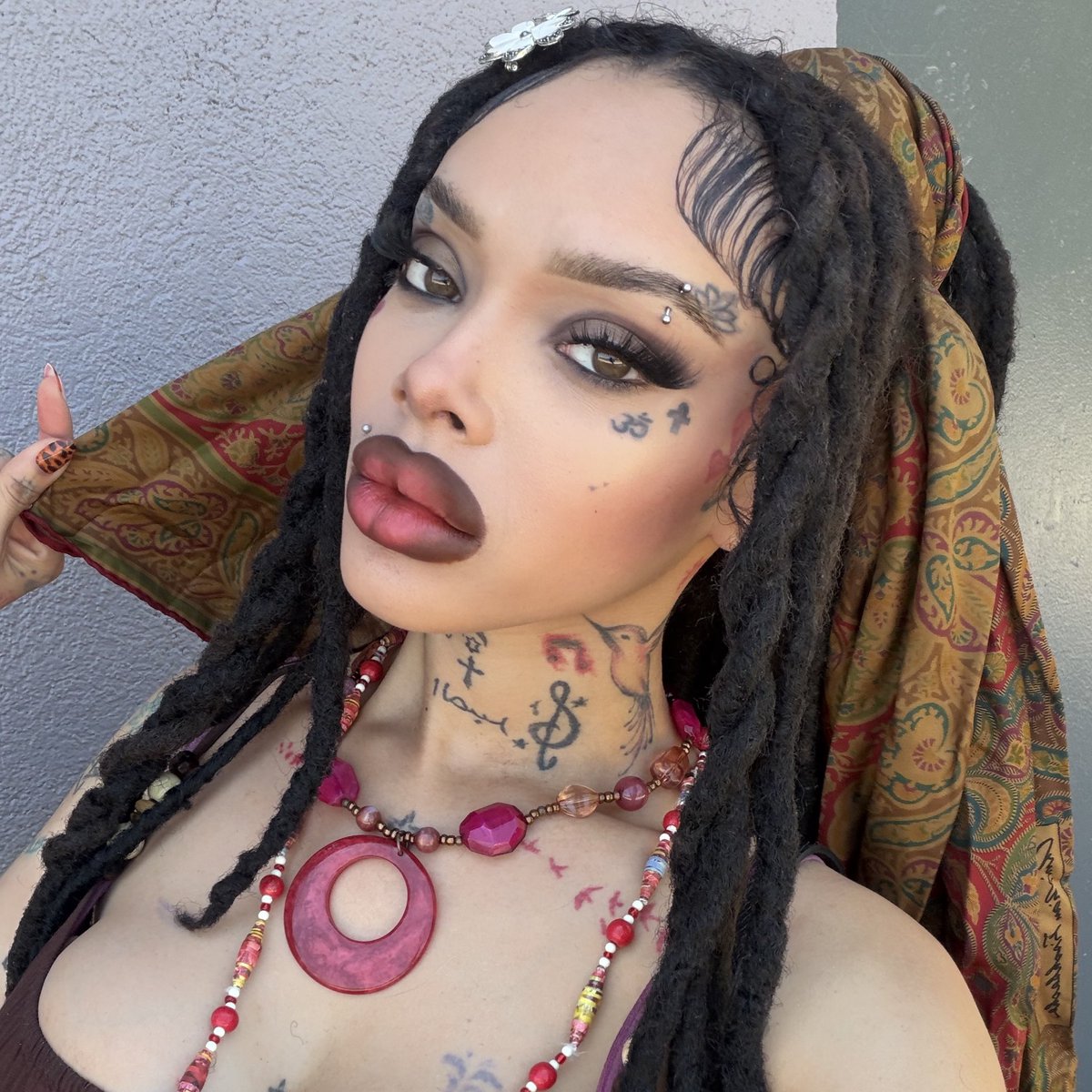 AuroraSaRose's tweet image. 🧸♥️ #trending #model #AuroraSaRose #explore